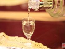 企業(yè)用酒怎么定制？定制酒有什么好處？